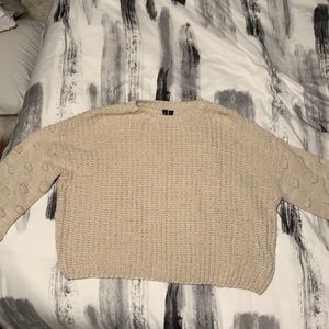 I am selling this cute sweatshirt! It’s tan!
